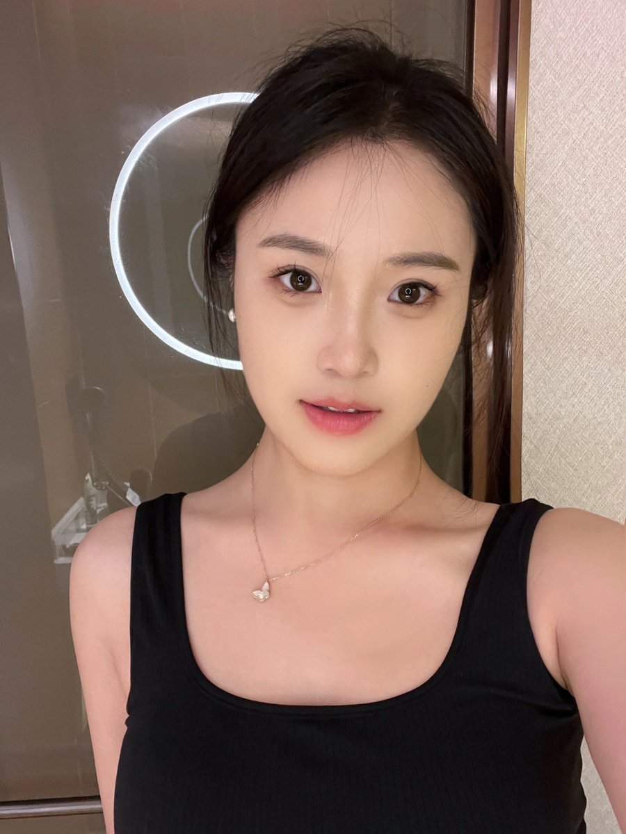 𝒲𝓮𝓮𝓀𝓮𝓃𝒹 ◡̈♥︎
不负好时光🌵
周末 愉快哦🎀 🍭