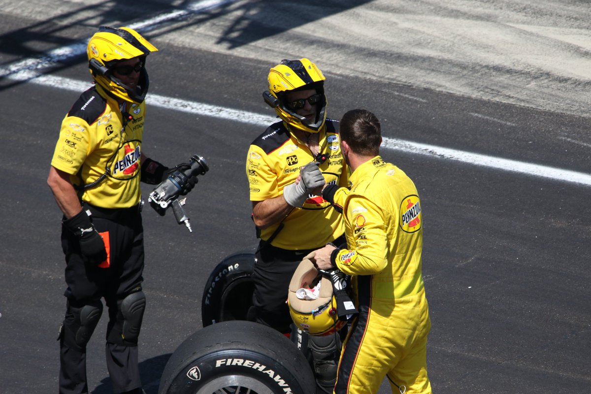 @smclaughlin93 and the #Thirsty3s looking good during Carb Day!  Best of luck on race day!  @Team_Penske @Pennzoil