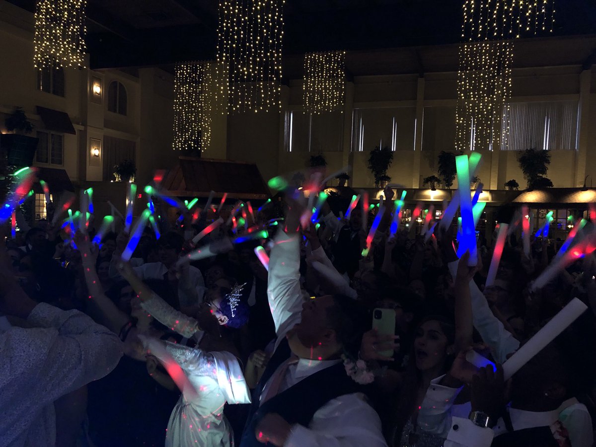 cedars_rooty's tweet photo. LHS Prom 2023 https://t.co/FAv2TDH8Ly