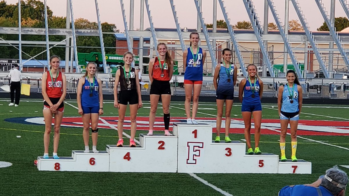 🚨STATE QUALIFIER!! 🚨
Congratulations to freshman Danzi Jones for qualifying to the state meet by finishing 4th at the regional meet in Austintown with a come from behind time of 11:25.05! 
#StowTrack #StowEndurance #StateBound