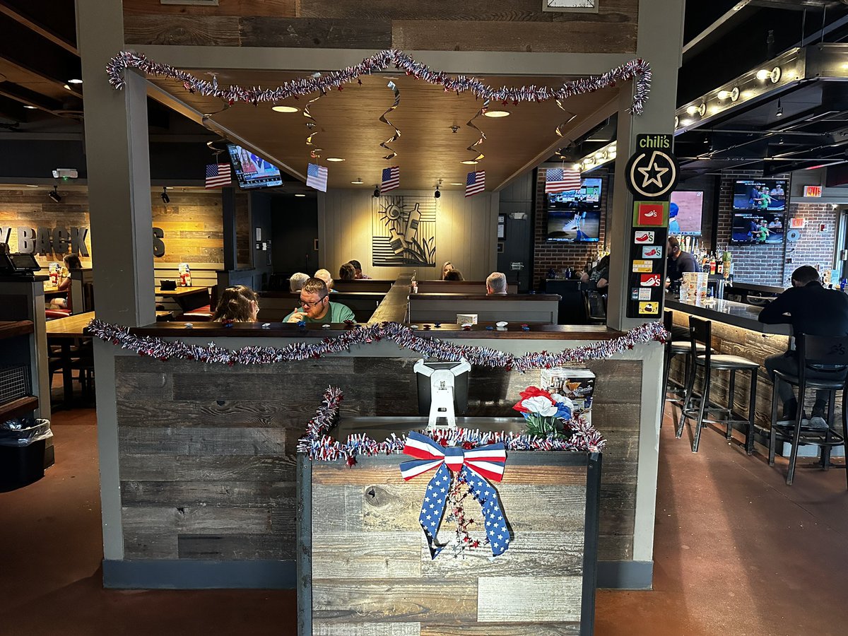 Lear Noayhed (@learnoayhed) on Twitter photo Getting Ready for Memorial Weekend/Day here at chilis ❤️🤍💙🌶️! <a href="/Chilis/">Chili's Grill & Bar</a> <a href="/BrinkerIntl/">Brinker Intl</a> #chilihead #chilis #largomall #crispers4life #seminole #Florida Getting Ready for Memorial Weekend/Day here at chilis ❤️🤍💙🌶️! <a href="/Chilis/">Chili's Grill & Bar</a> <a href="/BrinkerIntl/">Brinker Intl</a> #chilihead #chilis #largomall #crispers4life #seminole #Florida