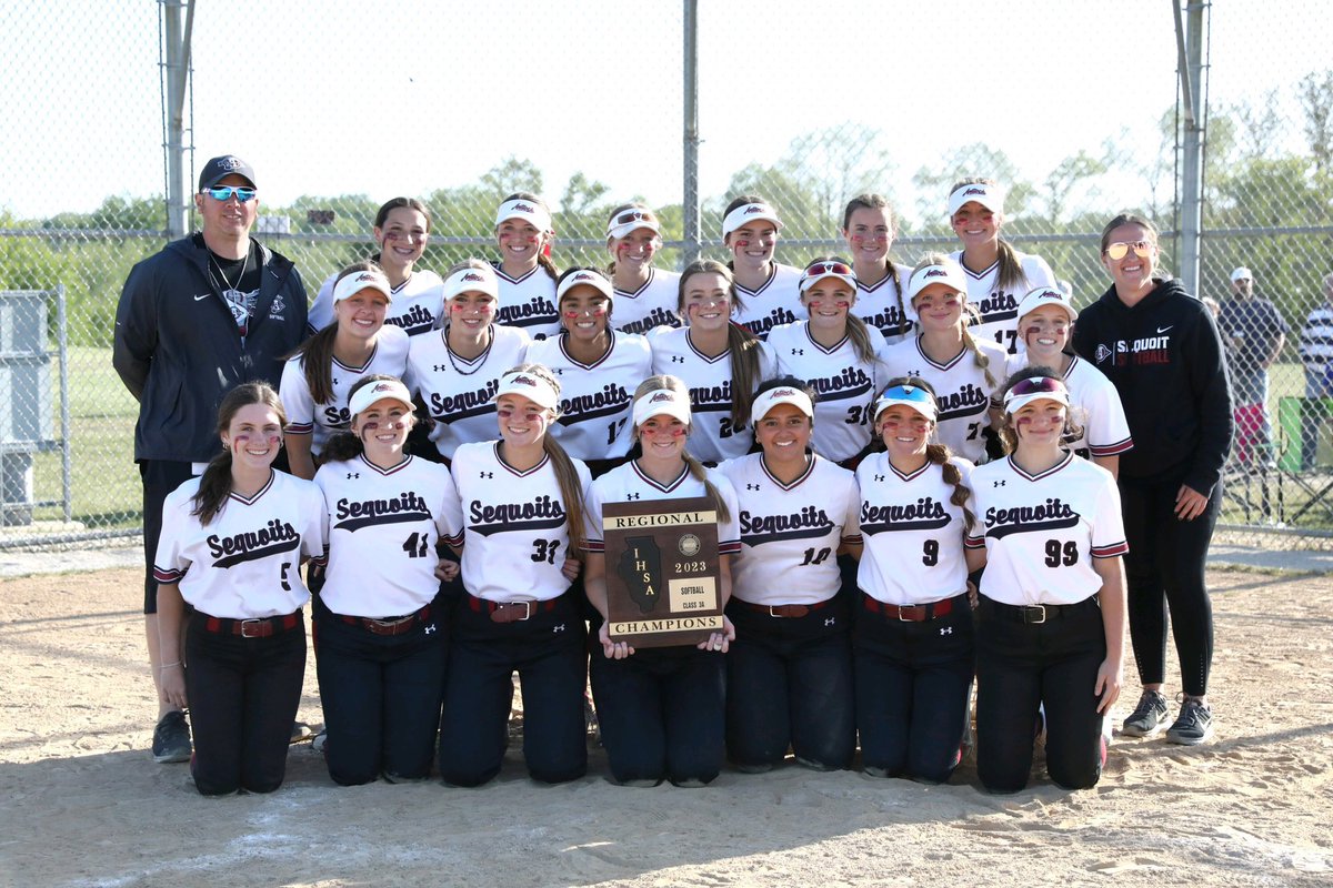 FisherJazzy's tweet photo. Regional Champs! Next game is on Tuesday at Carmel against Vernon Hills!❤️🖤 #back2back #2down3togo @SequoitSoftball @PPCanes17uJW @hailey_caya @Katiesmith2025 https://t.co/TLUmegJVnt