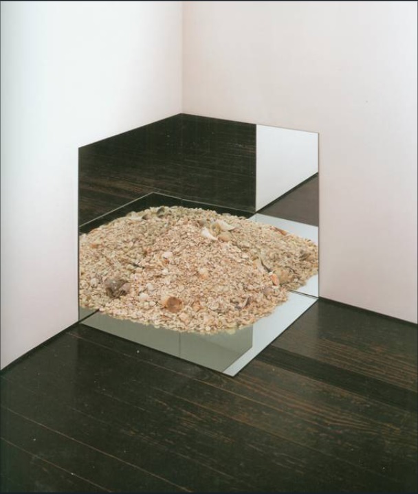 Robert Smithson
Mirror and Crushed Shells