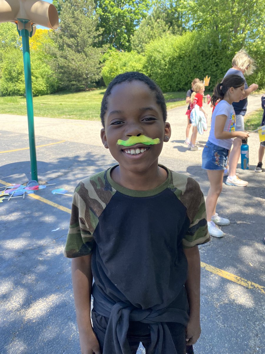 Ms. Snell tweet media