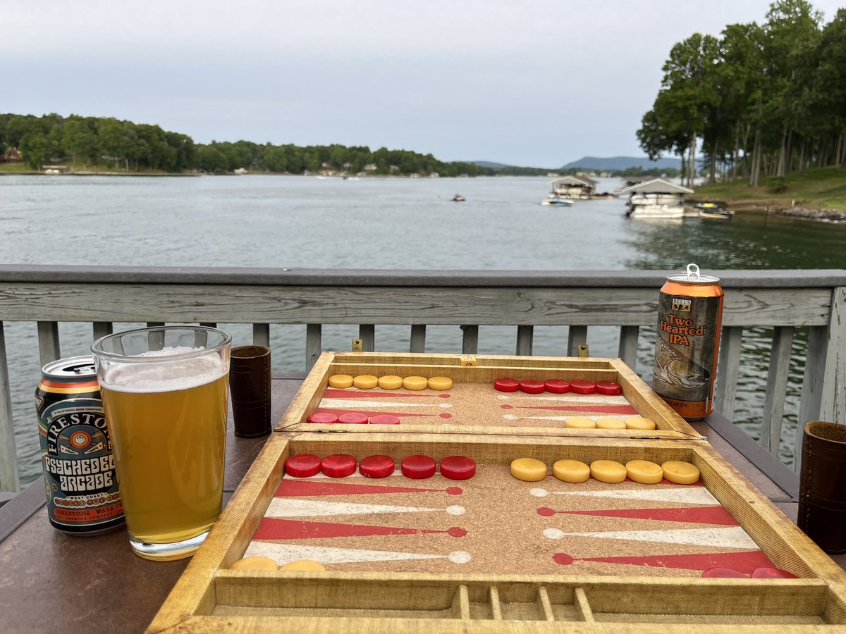Let the weekend begin! @BeerBrewerDan and I are playing backgammon by the lake with @FirestoneWalker Psychedelic Arcade and @BellsBrewery Two Hearted. Aren’t we lucky?!
#SmithMountainLake #SML