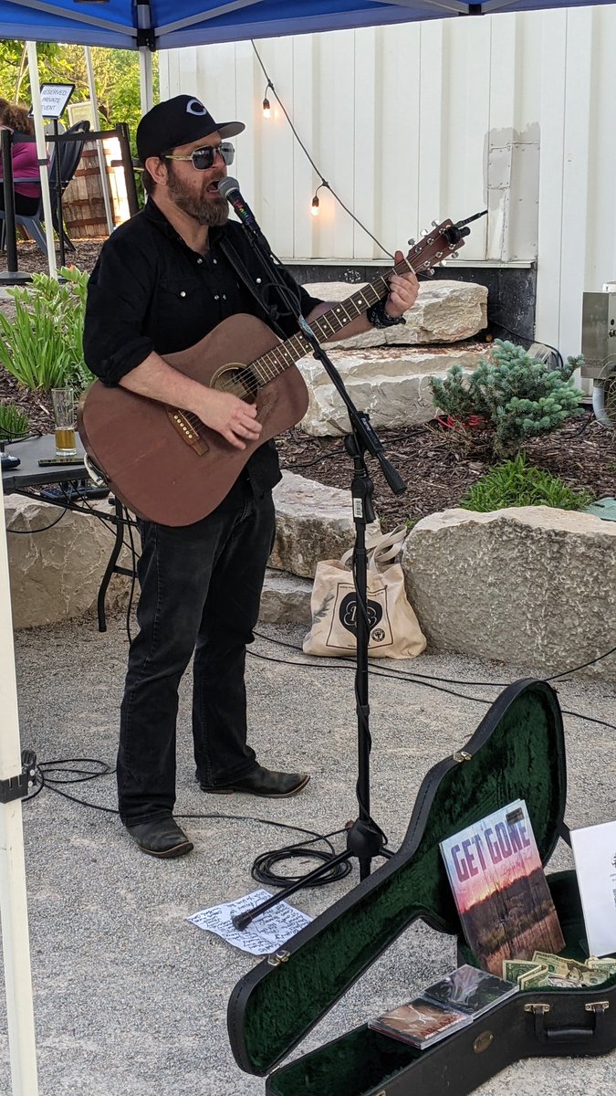 OmalMaitra's tweet photo. At Uteplis...beer garden listening to John Swardson..the bard of Minneapolis sing. https://t.co/bWG66ZRtx3