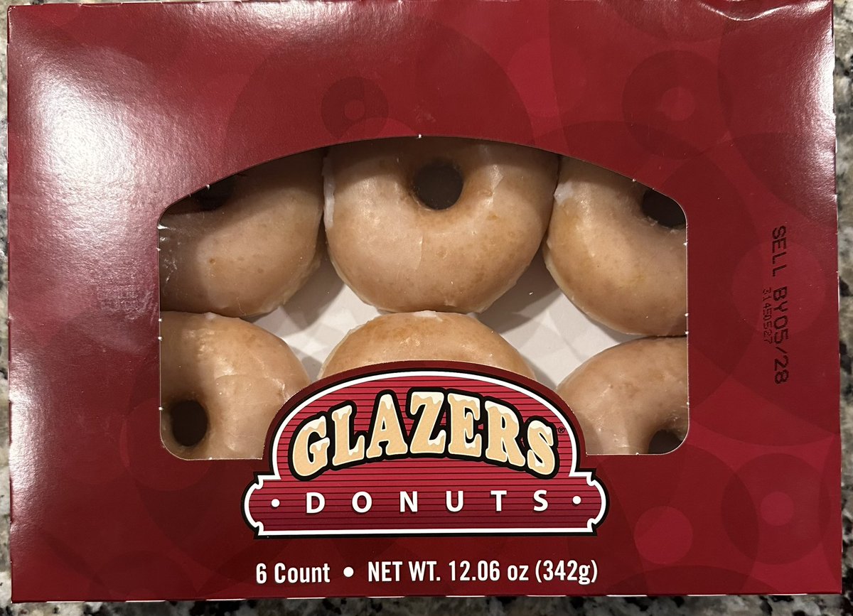 When driving through Wisconsin gotta take <a href="/CharlieBerens/">Charlie Berens</a> recommendation and get some Galzers😁🍩