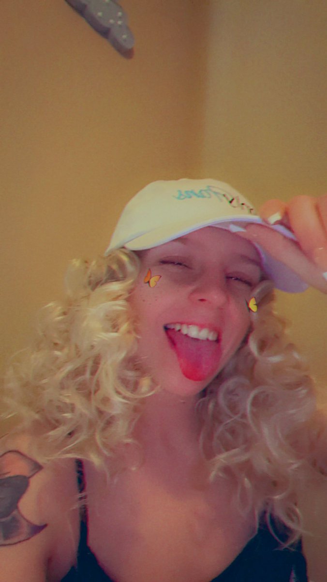 MySunshine143's tweet photo. https://t.co/fR6dbSVYEZ 
#onlyfans #blonde #curlyhair #curls https://t.co/FH9bfzYD2a
