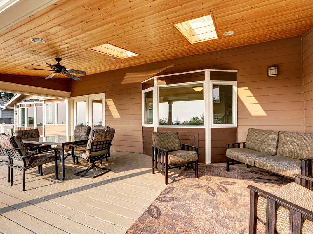 Patio covers provide much-needed shade during the summer months and an inviting appeal to enjoy year-round. But which should you choose: wood or aluminum? 
buff.ly/3ovSpP7 
#patiocovers #backyard #backpatio #patiocover #woodpatiocover
