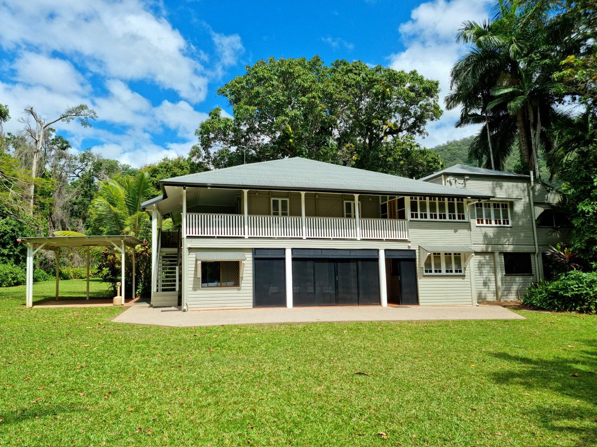Zanzoo Estate, Redlynch Valley, is now taking bookings for weddings 
Arrange a pre booking consultation with us.
cairnsholidayhomes.com.au/property/the-z…
-
-
#weddingday #weddinginspiration 
#Cairnsweddings #weddingvenue 
#tropicalwedding #cairnsholidayhomes