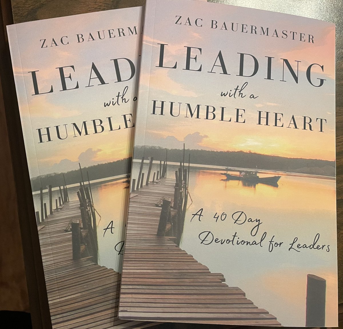 End of the school year book giveaway! For a chance to win a copy: -Like -Retweet -Tag a leader who has impacted you this year Winners chosen Sunday evening. amazon.com/Leading-Humble… #HumbleHeart