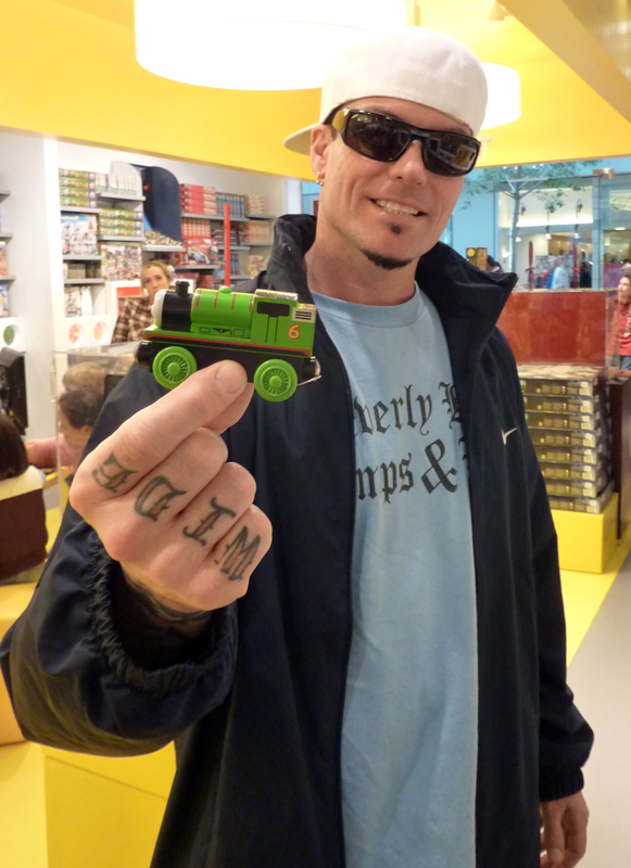 DumbManLo's tweet photo. So I just discovered this Website from around 11 Years ago that documents various People taking their wooden Percy on Adventures https://t.co/6OintJLDjo