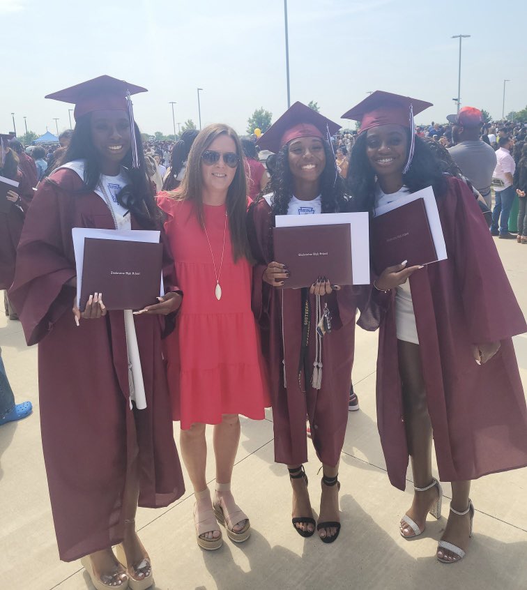 This senior class‼️‼️ 

We missed Jakayla, Maria and Ivanna for the pic!! But these seniors are just so special. They left their mark and I am forever grateful!!! I can’t wait to watch them chase their dreams!!!