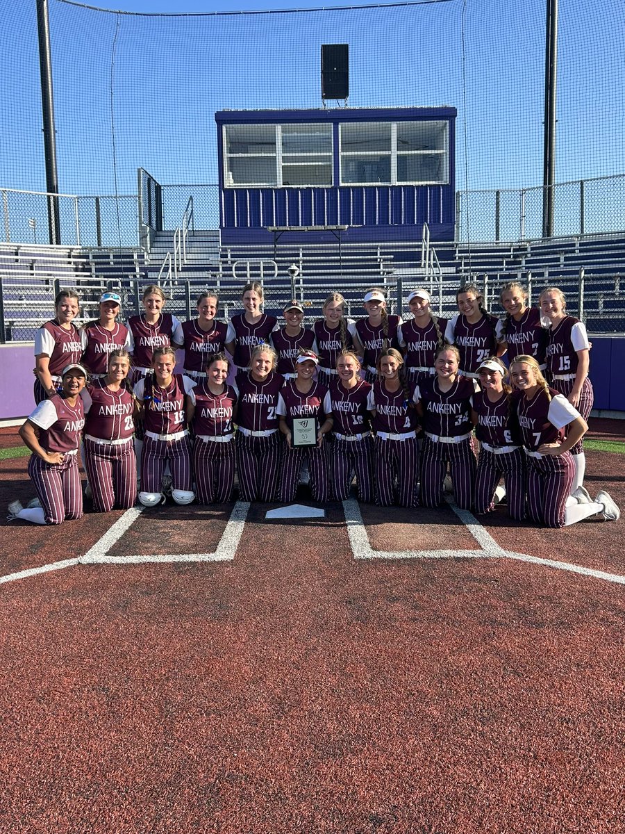 How ‘bout them Hawkettes?!

With wins over Dubuque Hempstead 9-7 and Ankeny Centennial 6-0, the ladies win the Johnston Classic! 

Back tomorrow for 3 more games at Winterset HS starting at 10am against I-35, Adel at noon and Winterset at 2pm. 

#comparedtowhat