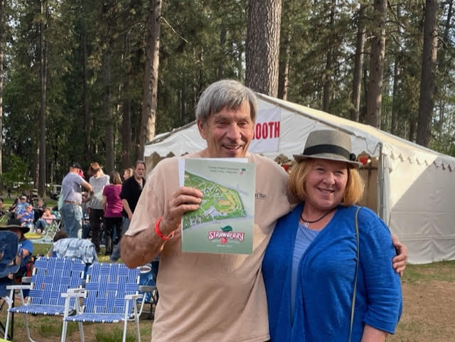 RadioKvmr's tweet photo. 🍓Strawberry Jam x 2🍓
Join Radio Jam host Kim Alexander on (5/27): 4-7AM.
Strawberry Jam Special features 3 hrs of @berryfest  camp jam songs. 
🪕 From 6-7 AM Kim &amp; KVMR DJ Chuck Cropley will jam together LIVE on air alongside songs on the show! 🪕

👉 https://t.co/oA0BujXvs8 https://t.co/KsPMXhVuuy