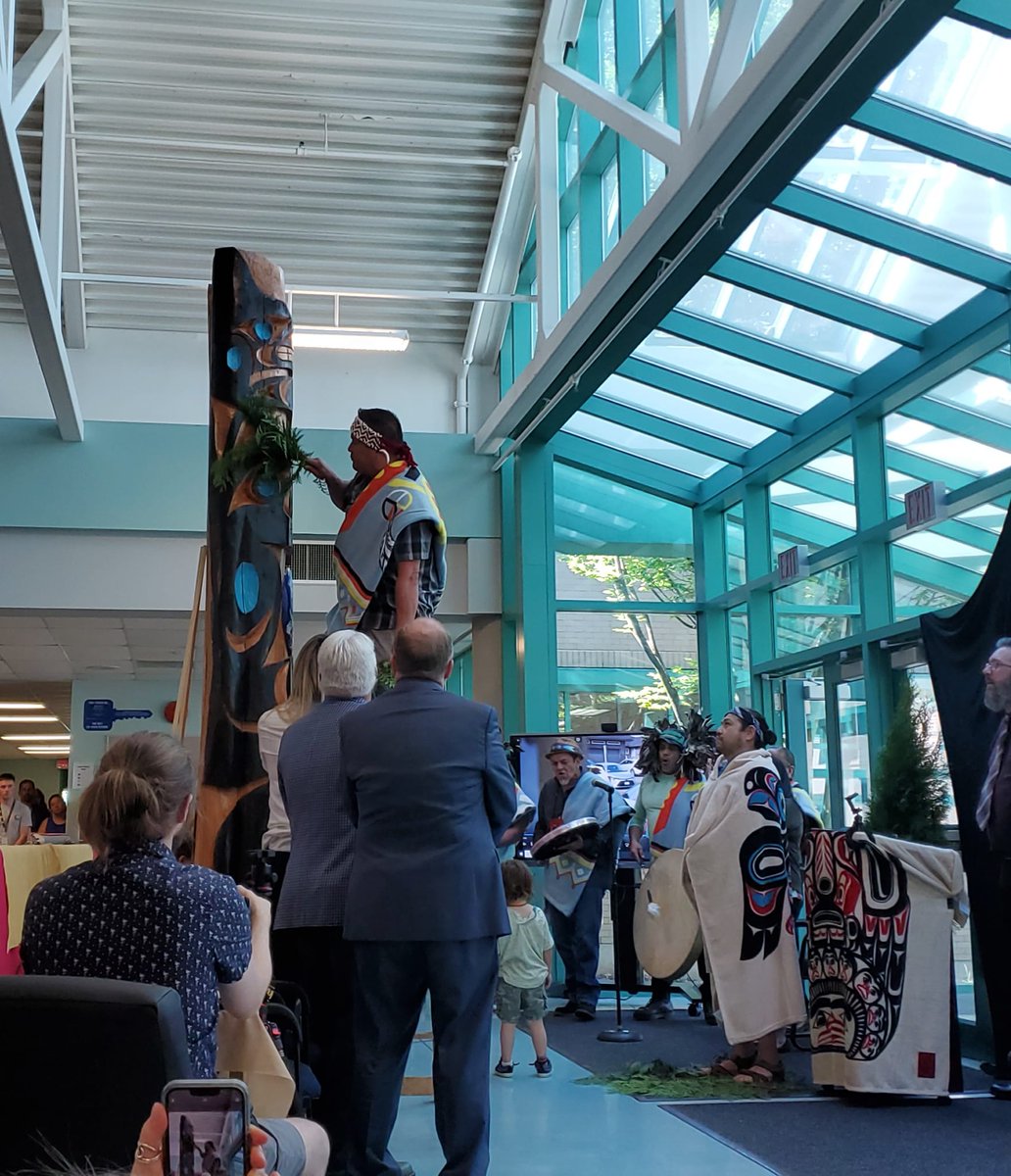 GarryBeggBC's tweet photo. It was a great pleasure to be part of the Welcome Figure Unveiling Ceremony at @FPSSDRAGONS 
Fleetwood Park Secondary school!

This welcome figure at Fleetwood Park Secondary school was carved by Kwantlen Master Artist Brandon Gabriel! https://t.co/XQKKuR7jlb