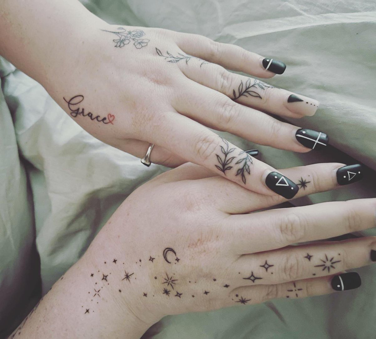 msbenav's tweet photo. My hand tattoos are 💯 https://t.co/OsEAs4Kzmz