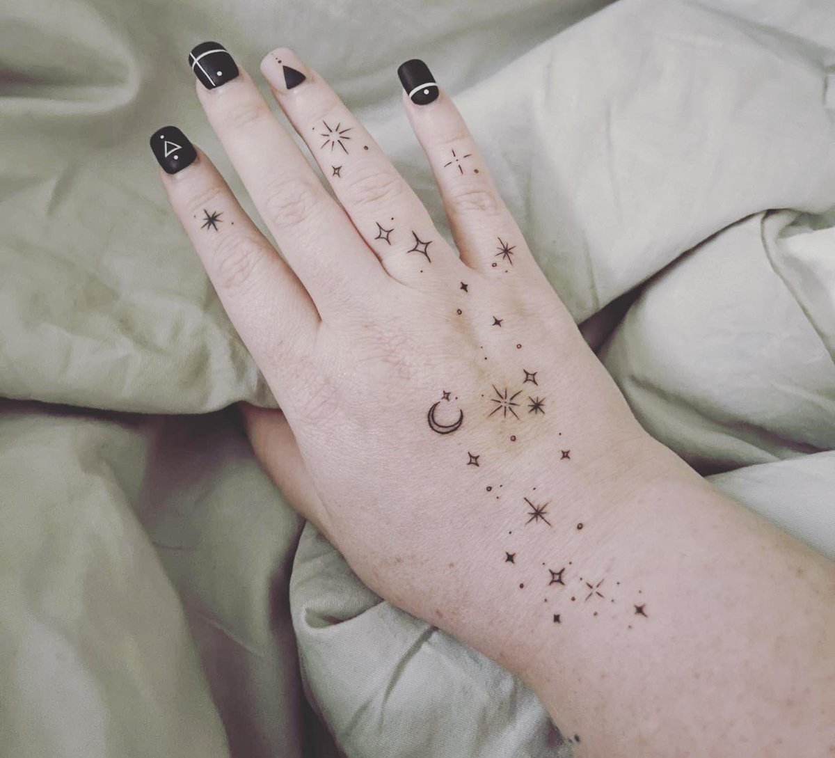 msbenav's tweet photo. My hand tattoos are 💯 https://t.co/OsEAs4Kzmz