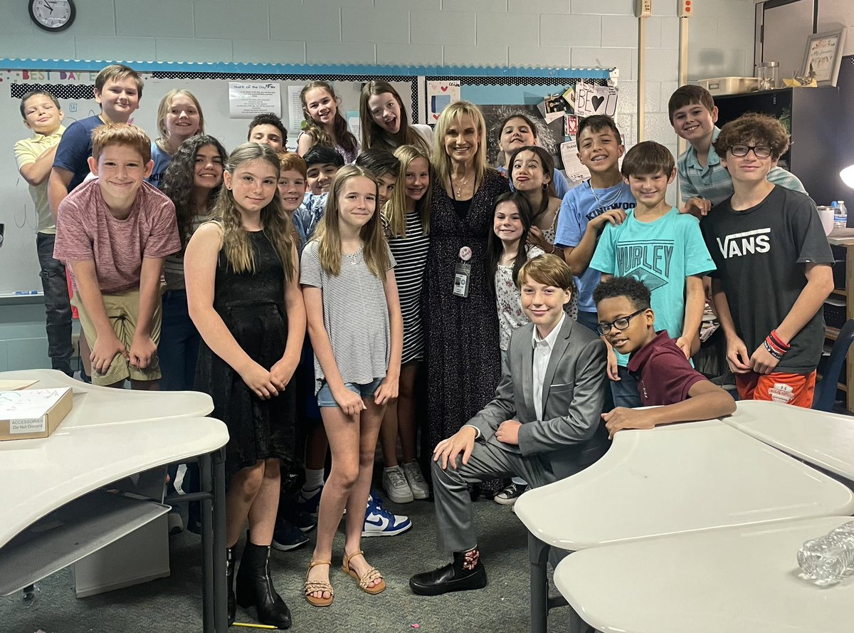 Oh my goodness. I’m going to miss these sweet kids. Today we went through each student in the class and other students could tell them how amazing they are and why we’re proud of them. So heartfelt and uplifting. <a href="/MMorrisonMEd/">Misti Morrison M.Ed</a> @TraciMenard <a href="/HumbleISD_SFE/">Shadow Forest Elem</a> #SFEsharks