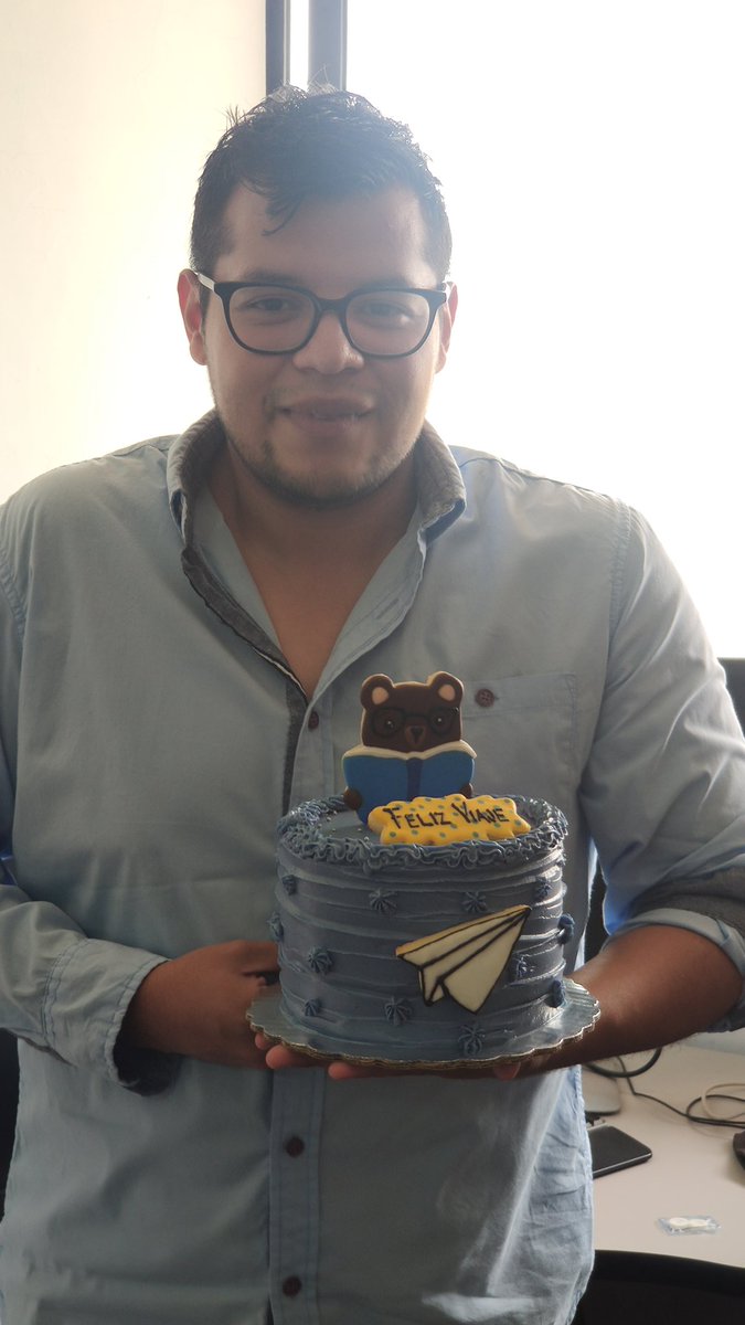 egarzav's tweet image. Farewell for my PhD student @diegoangls (Dieguito), my eldest student (been with me for 9 years!). He&apos;s doing the 2nd part of his double degree PhD in Psych at @univgroningen with @mariejosevantol for 2 years. He will be missed by everyone here! You&apos;ll do great.