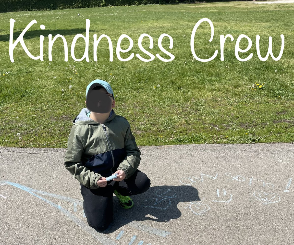 PascoecLea's tweet photo. The Kindness Crew working hard to spread kindness. #BeKindAlways https://t.co/rAxn6HZMCS