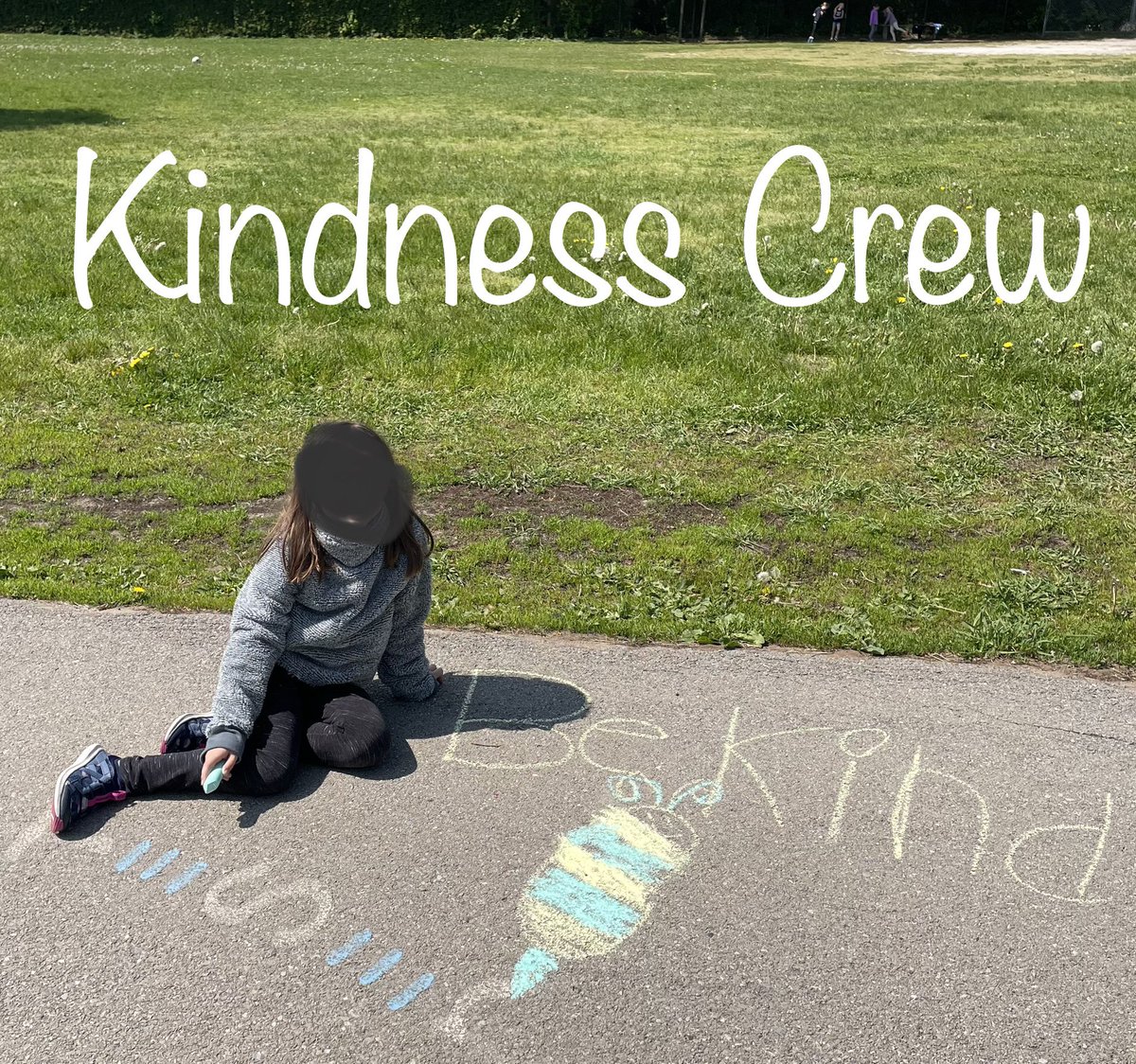 PascoecLea's tweet photo. The Kindness Crew working hard to spread kindness. #BeKindAlways https://t.co/rAxn6HZMCS