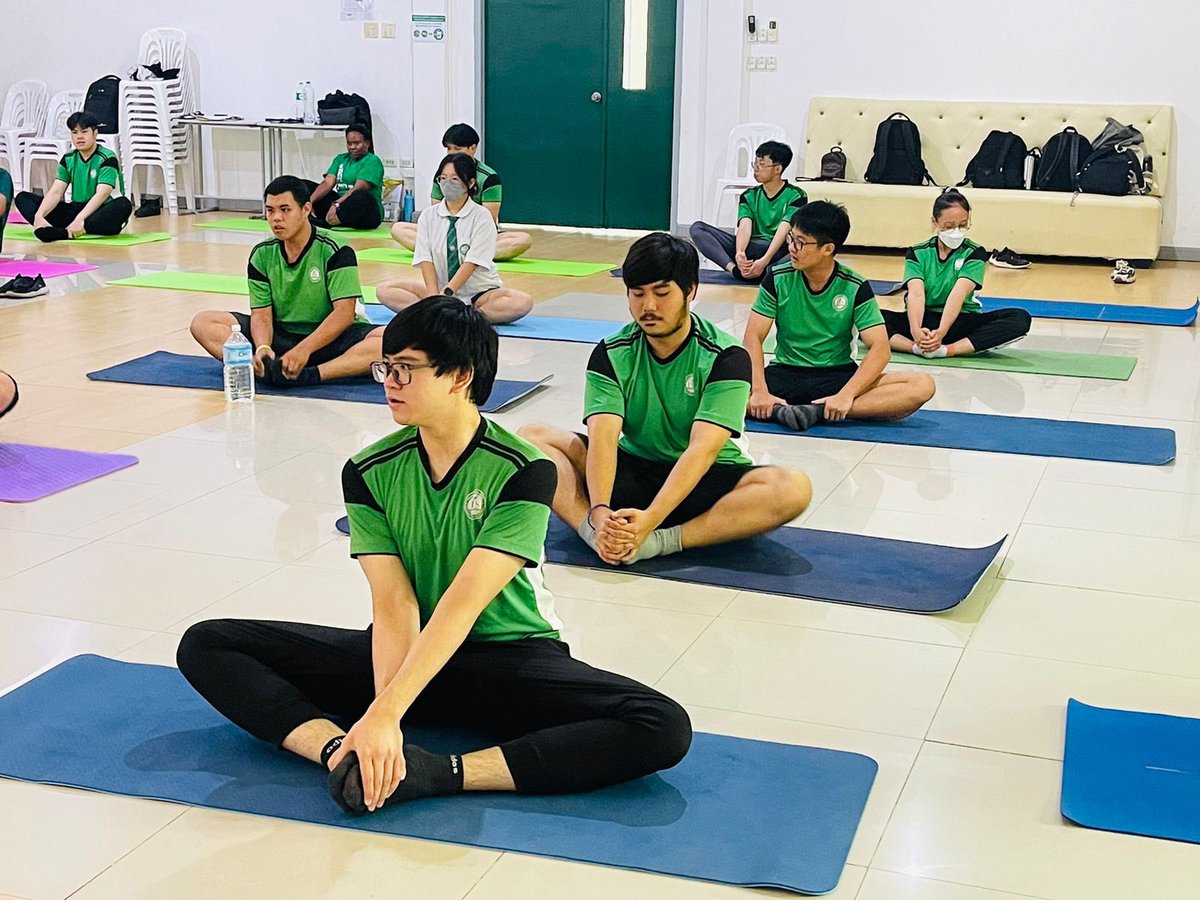 IndianEmbLaos's tweet photo. Experts from @aol_laos conducted two Yoga sessions for students and faculty at @pislaos.

#CurtainRaiser
#9thInternationalDayOfYoga
#IDY2023

Stay tuned for more details of 9th IDY commemoration. See you there.

@iccr_hq 
@moayush 
@MEAIndia 
@IndianDiplomacy https://t.co/MCMkxMGKRS