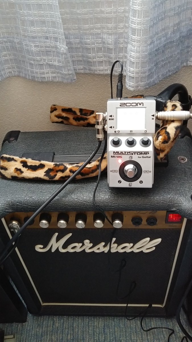 Jake_1999's tweet photo. 自宅にて。#MS50G のケンタモデリングと #Lead12 が相性めっちゃ良いです♪
#Marshall
#ZOOM https://t.co/yYUkULWloq