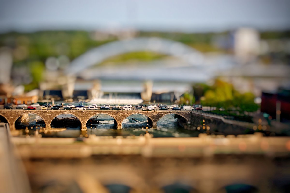 🌁
#miniature #miniatures #tiltshift #thisisroc #roctopshots #rochester #rochesterny #bridge #aquaduct #river #geneseeriver