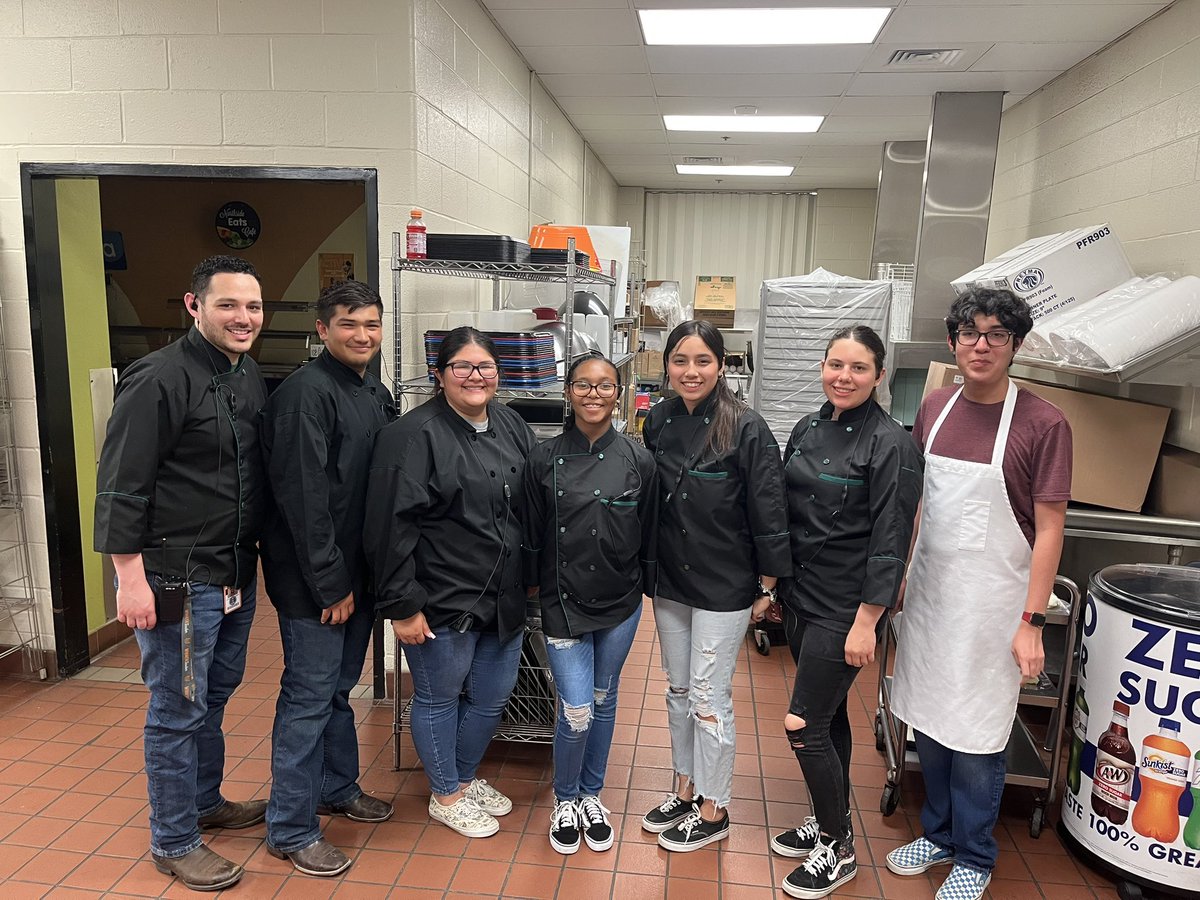 Holmes HS Culinary Arts tweet media
