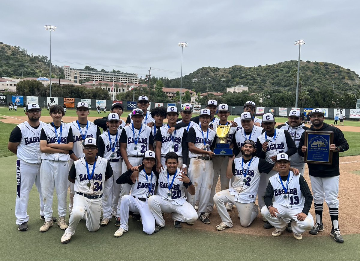 Baseball Division III Final: ⚾️

Chavez 13 🏆 🦅 

Sun Valley Magnet 3

Congratulations to the Eagles on their first #CIFLACS title! 👏👏