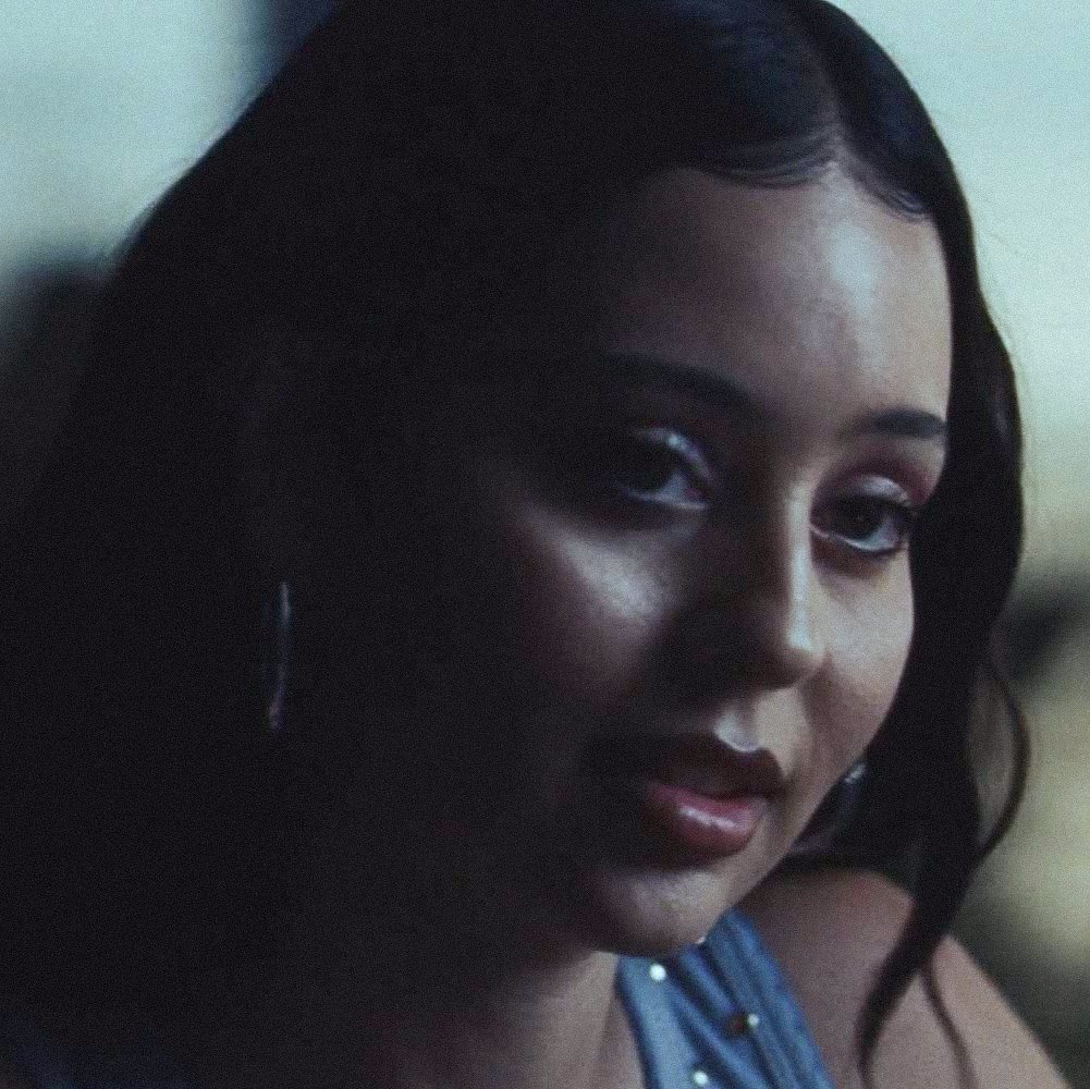 descontrolari's tweet photo. MADDY: — Nunca vou achar um amor assim. Não tem trevas. Só doçura. Não sei se seria o suficiente para mim.

(Euphoria | 2x02) https://t.co/W1gd55sZ8O
