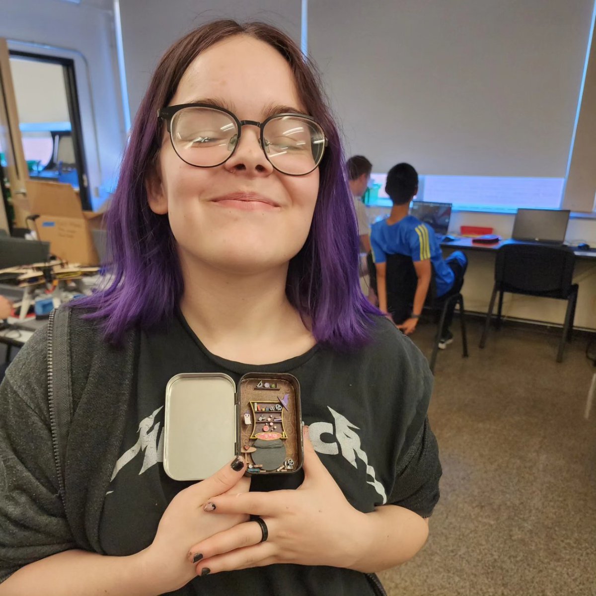 Look at all that amazing detail! Love seeing cool ideas come to life. 🔮