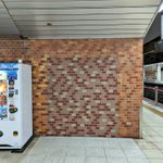 東京駅に”秘密の扉”が出現!？ 入ったらゲームの世界に誘われそう