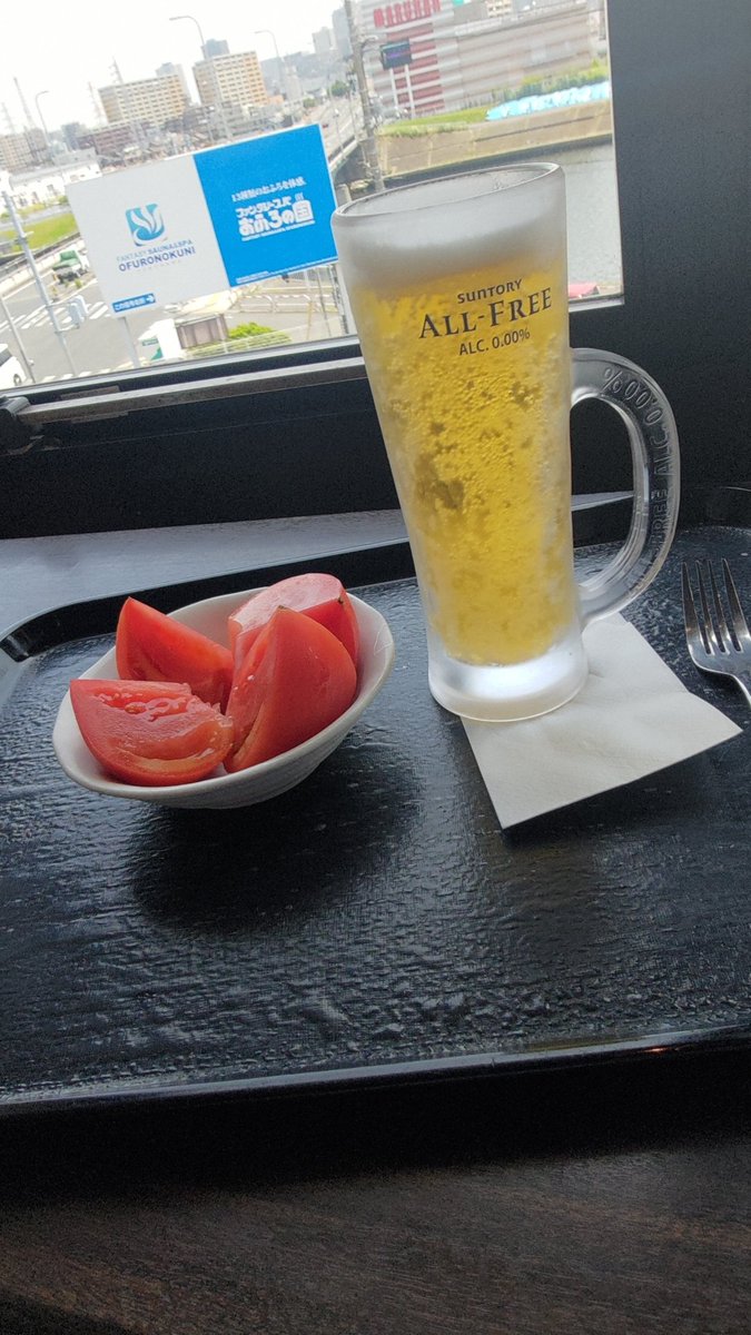 67m_hideaki's tweet photo. おふろの国の井上さんと大野さんの朝熱波、熱を抜いたサウナ室からじっくりと体内に熱をこめ、最後に熱波の器からのローリュウ、流石でした。 https://t.co/DmVeIPEPw0