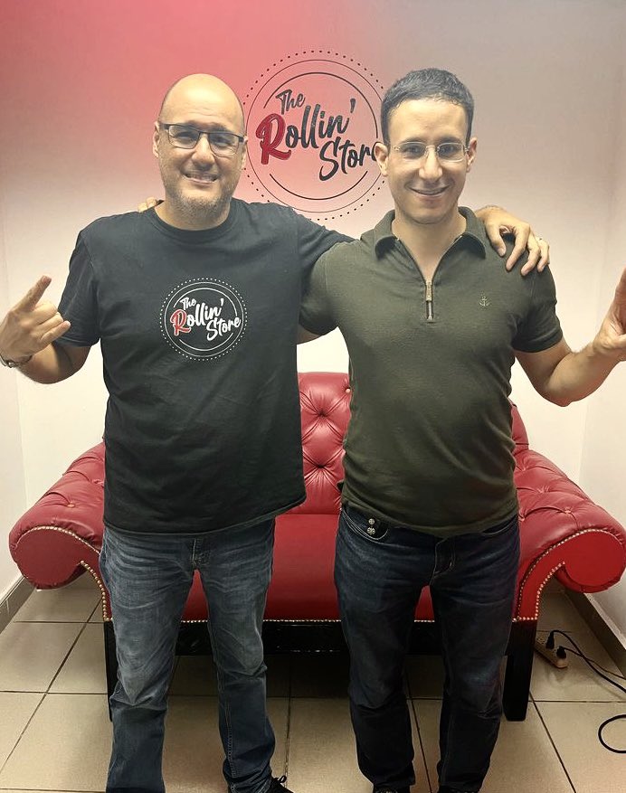 @mexperimentalrecords nos visitó desde México 🇲🇽 y no se llevó más vinilos, porque no le cabían en la maleta. Gracias y que viva el #RockDePanama 🇵🇦