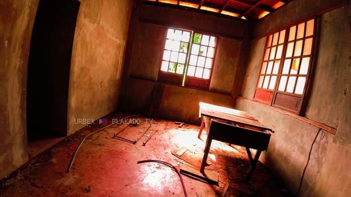 ABANDONED ANCESTRAL HOUSE 😟

TAMBAY LANG SA URBEX PH - Plakado TV ON YOU TUBE

#urbex #urbexworld #abandoned  #decayrepublic #decay #decaynation #forgottenspace #urbexer #urbanexplorer #urbanexploration #urbexph #urbexpinoy #abandonado #ancestral #ancestralhouse