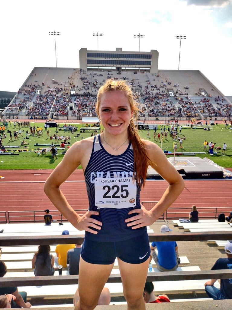 After taking a fall in her first hurdle race. Kynleigh Chard of Chanute battles back to make finals in the 4x100, 300 hurdles and 200 meter. She broke her own school record in the 300 Hurdles today. #SEKstate #SEKsports