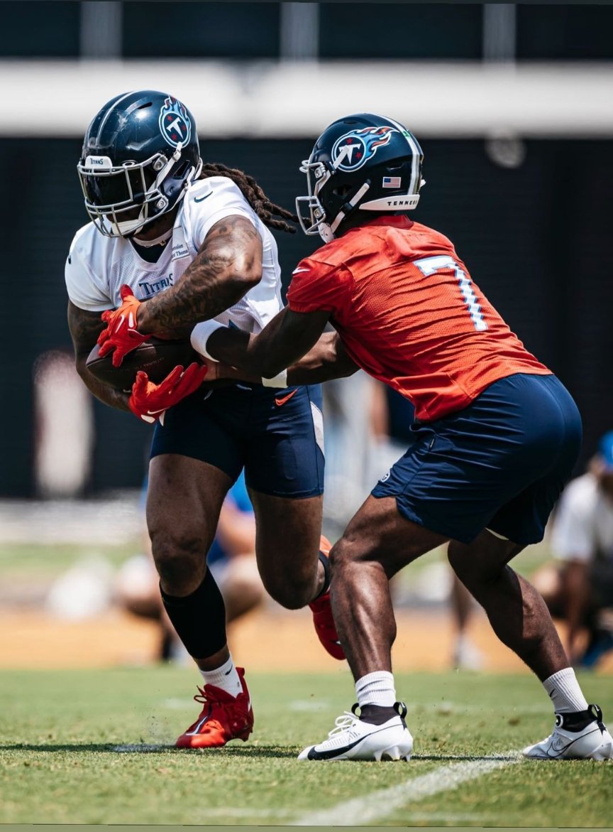 #DerrickHenry and #MalikWillis perfecting that RPO action, possibly the deadliest formation in football today. #TennesseeTitans something new in the new scheme of things for the titans. doesn't get sweeter than this. Let's work! #Titanup open that playbook ‼️ #MoreSpeed