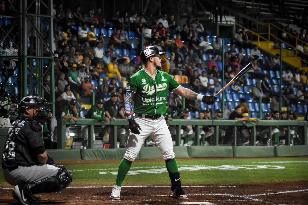 GeneralesdDgo's tweet photo. Después de cinco completas, el juego sigue empatado. ⚾️🔥

🎺 @MisMariachisGDL 2️⃣ - 2️⃣ #GeneralesDDgo 🪖 https://t.co/5nGNHMPxXr