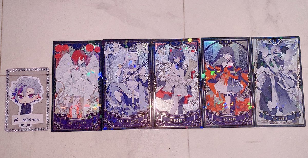 【交換】にじさんじ タロット カード 5周年 レア ホロ

譲￤⚖️、👑、🍹、🐰、🔫
求￤同種🥂✨

レアカード同士･郵送での交換希望です。よろしくお願いします。