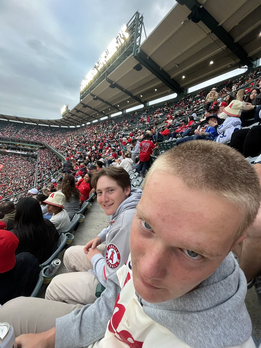 colemlavin's tweet photo. #gohalos https://t.co/UDPlg0pdOe