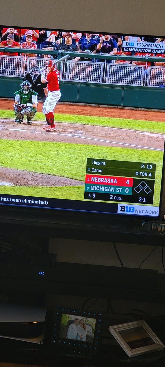 ray_uppy's tweet photo. Aloha from Oahu Hawaii! #GoBigRed #B1Gafterdark https://t.co/jU64KbRQpd