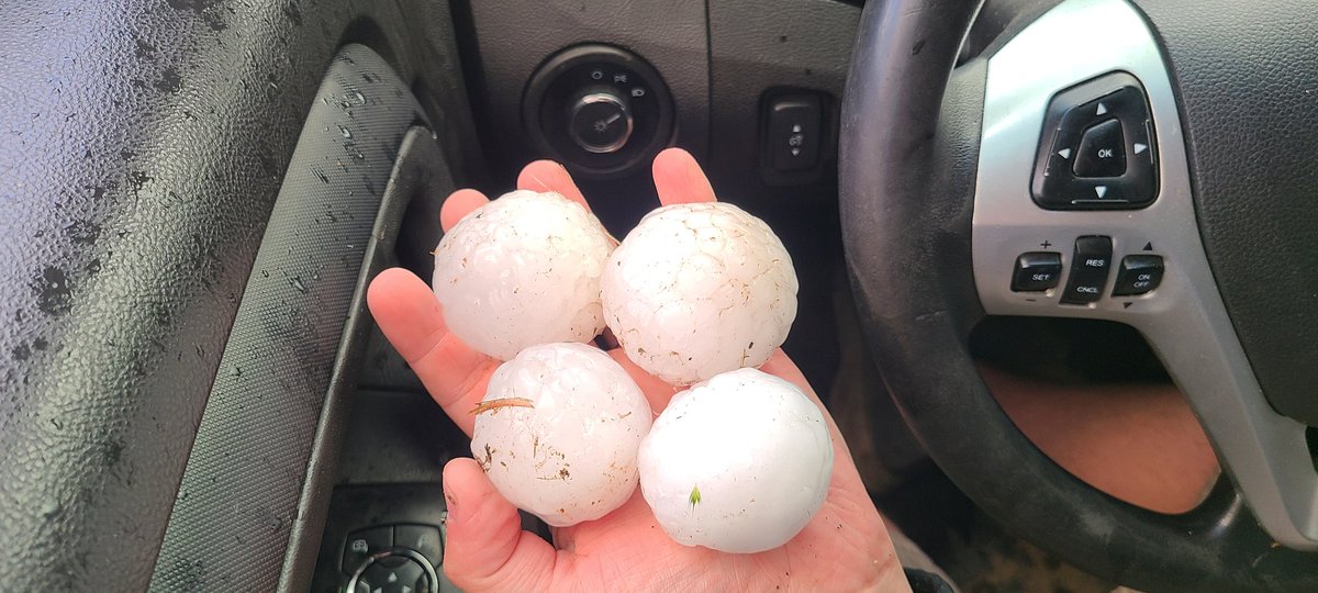 Brandon Copic on Twitter "Hen Egg to Tennis Ball Sized Hail 2 SSW Encico, NM"