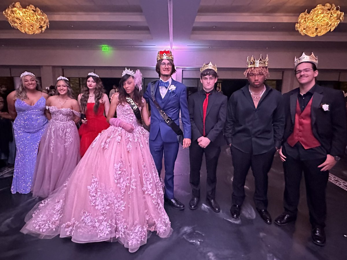 DunellenHS's tweet photo. The DHS Prom Court. Congratulations to Queen Lauren Hawthorne-Spivey and King John Kimble. https://t.co/3c9H1U1yxF