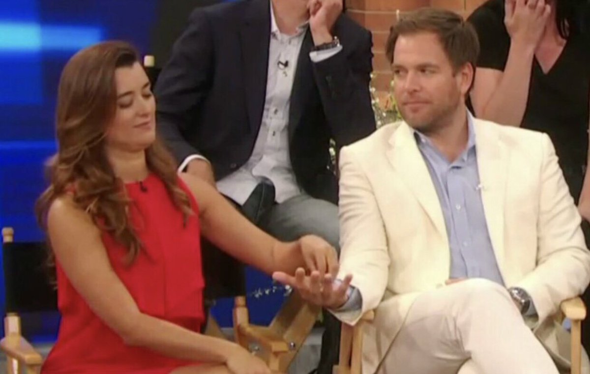 DrmCtchrZen's tweet photo. Hi, Happy Saturday #Motevation #GoodVibes #Besties #CotedePablo #MichaelWeatherly #Love #Happines #TheirPace #NoMatterWhat #TimeWillTell @donutsdebsdibs @MariaJoseGlobal @katiemusher @thierryiverson @MissKatie221 @jennyvmeier @MarcellaPagan0 Hope you have a great weekend๐๐ฅฐ๐๏ธ๐ https://t.co/vtktTEM8WT