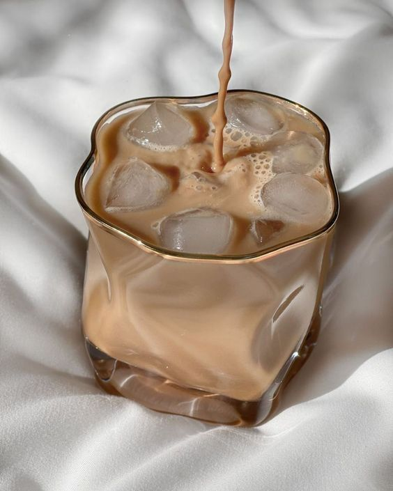 feralballads's tweet photo. iced coffee https://t.co/KI8NY1ffi2