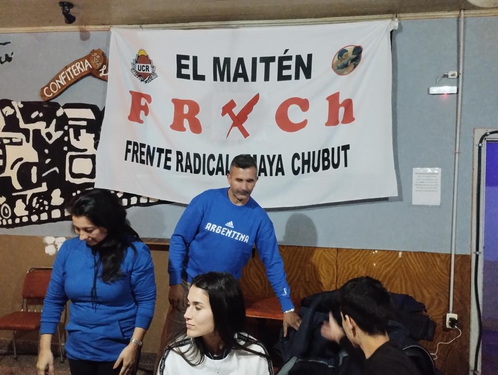 ChubutFrach's tweet photo. Viernes y el #Frach se reúne con #FrachElMaiten en la capital del tren a vapor para analizar la campaña electoral y previo a la actividad de mañana a las 16 hs
Estamos #EnMovimiento ! 
Este 30 de Julio vamos a cambiar #Chubut @JuntosxcambioCH #JXC https://t.co/ttwZ6PyvCw