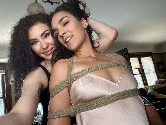 On some evil step sister shit 🪢⚡️ @PrincessDonna 👯&zwj;♀️ https://t.co/bC9WyRiR0u<a class="tags" href="/tag/princessdonna">@princessdonna</a>