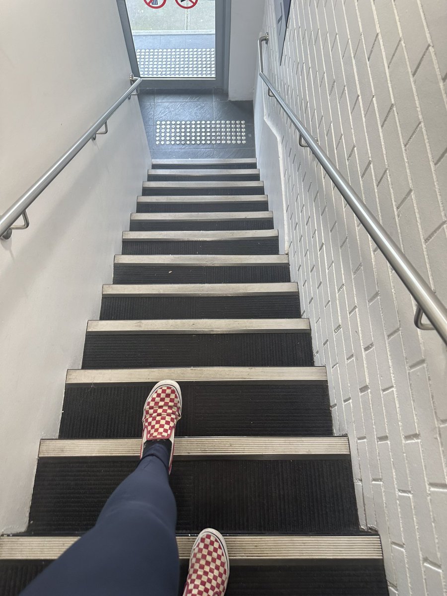 AnnekaNZ's tweet photo. These stairs be wobbly as fuck today https://t.co/ddFceMOhQV